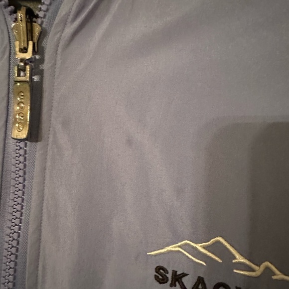 Large women's warm winter reversible jacket from Skagway Alaska. Zip off hood - Picture 4 of 11